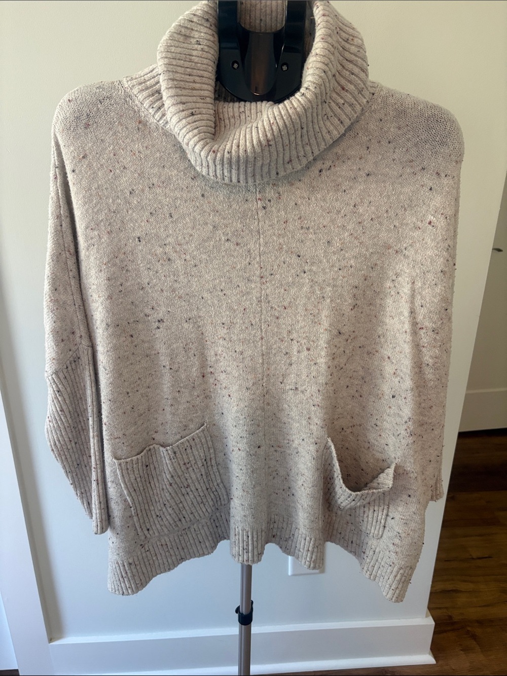 LOFT Turtleneck Pocket Sweater – Cream Speckled